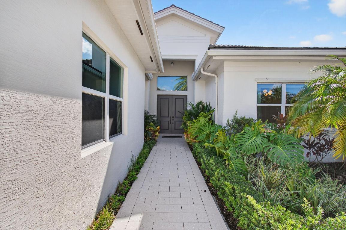 19886 Meadowside Lane