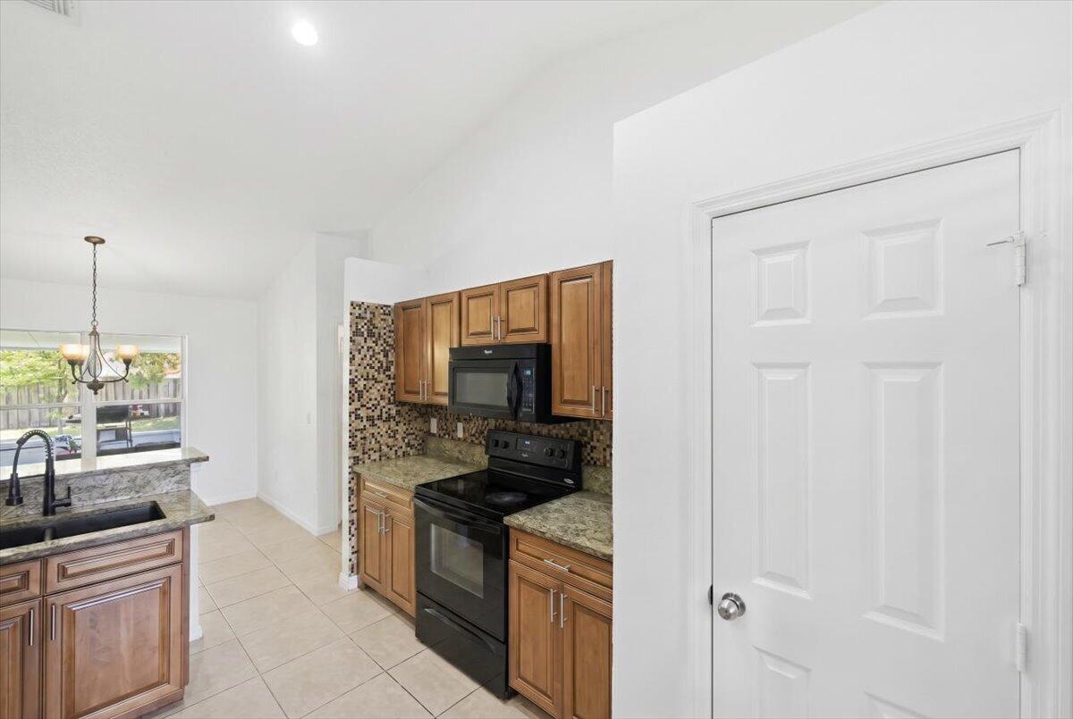 PORT ST LUCIE SECTION 17 - Residential