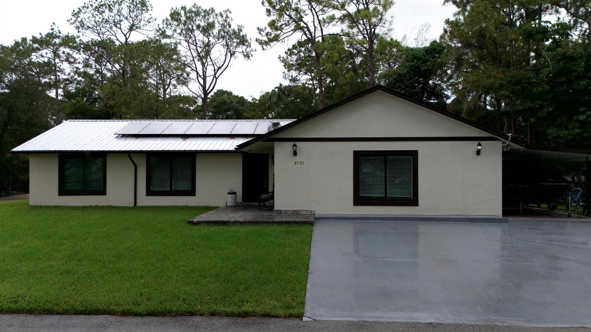 Beautiful home situated on a 1.25-acre lot, featuring 4 bedrooms and 2 bathrooms. The property offers a spacious living room, a brand-new A/C unit, and recently purchased appliances. The exterior was painted less than three months ago, and the roof is less than two years old. The home also includes an above-ground pool equipped with a standard water pump system. Additionally, the property is equipped with RV hookups and a newly installed irrigation system.