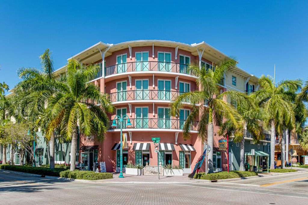 Photo of 225 NE 1st Street #303, Delray Beach, FL 33444 (MLS # R10995881)