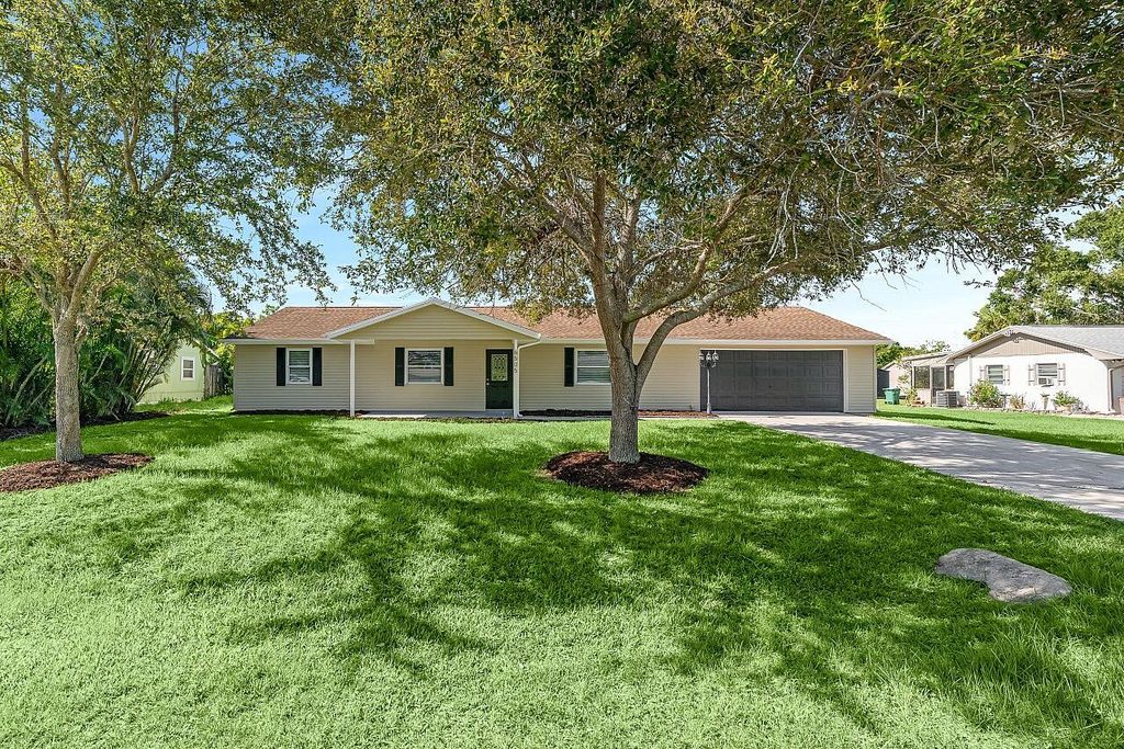 Photo of 6505 Citrus Park Boulevard, Fort Pierce, FL 34951 (MLS # R11116516)