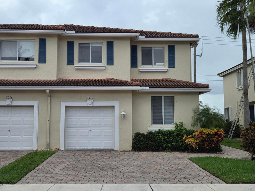 Photo of 3018 N EVERGREEN Circle, Boynton Beach, FL 33426 (MLS # B26078326)