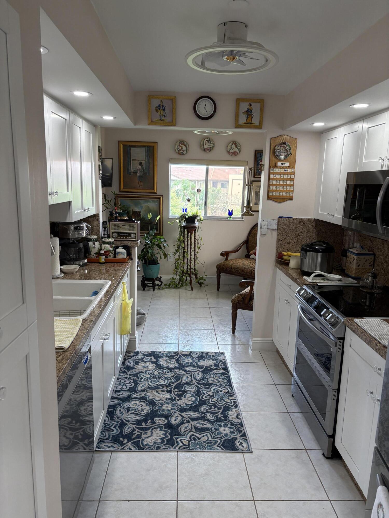 SUFFOLK AT CENTURY VILLAGE - Residential