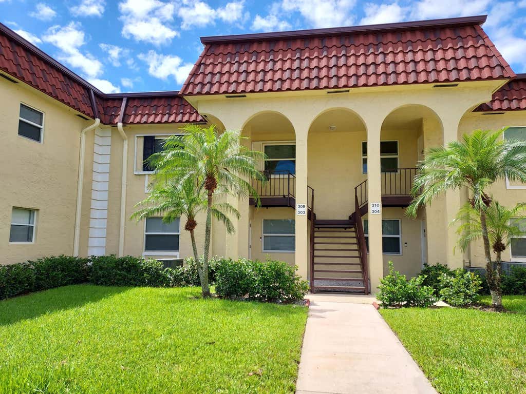 Photo of 717 S Us Hwy 1 #Unit 309, Jupiter, FL 33477 (MLS # B26049204)