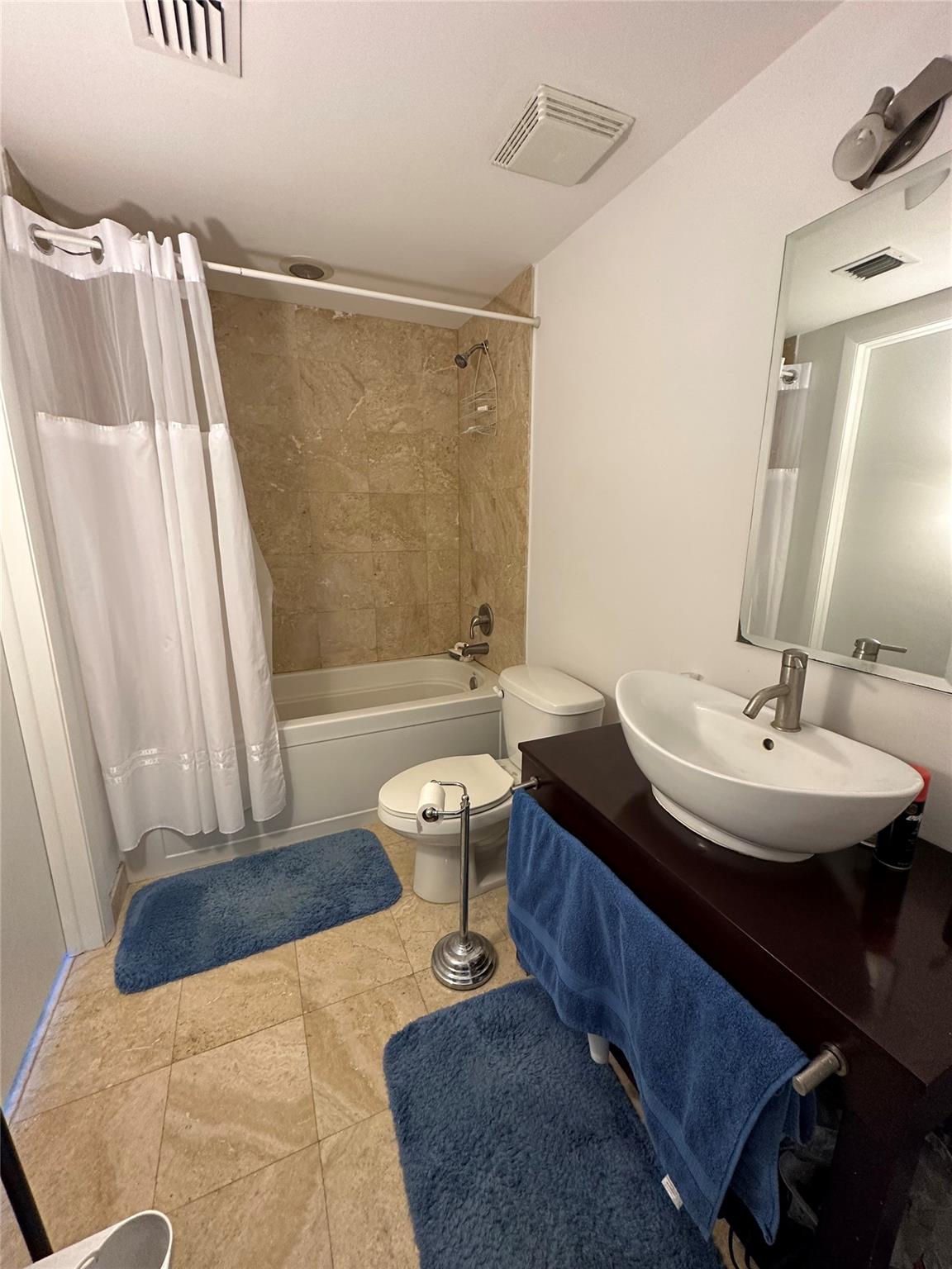 WIND CONDO - Residential Lease