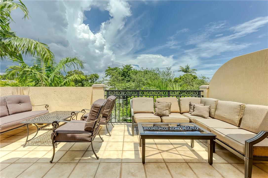 1206 NE 1st Street 1206