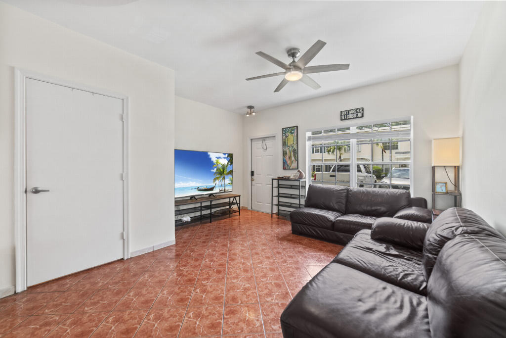 3165 SW 50th Street