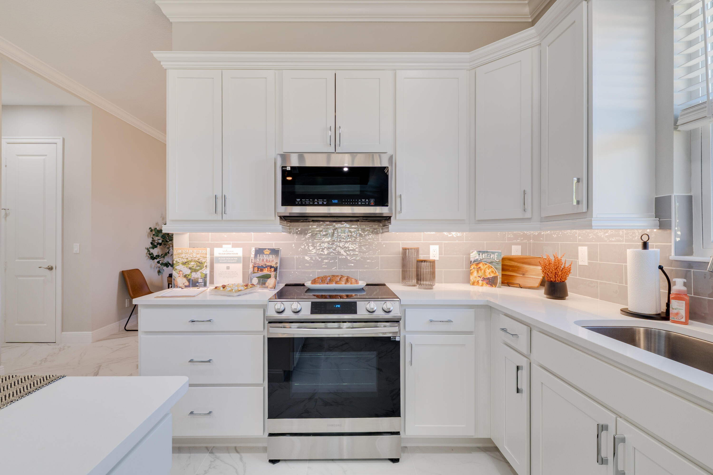 BRIDGEPOINTE SUBDIVISION - Residential