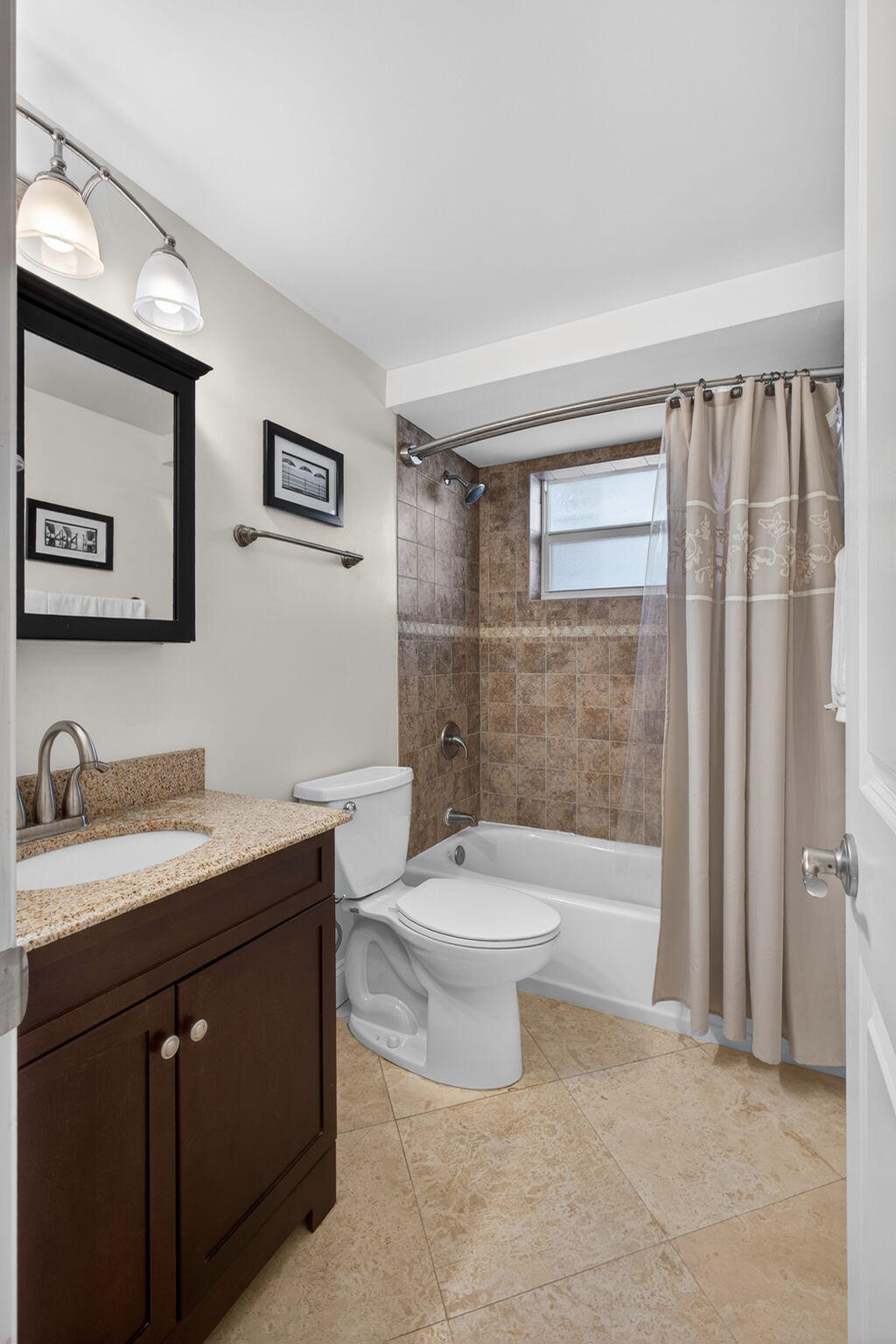 VILLA TOWERS CONDO - Residential Lease