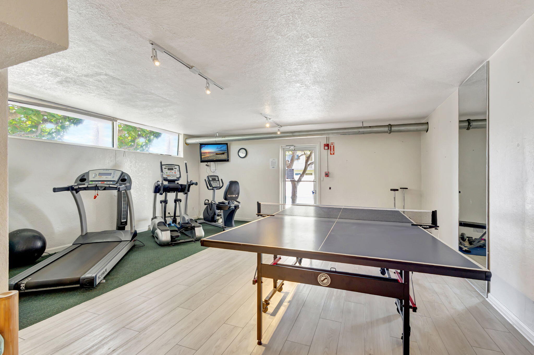 VILLA TOWERS CONDO - Residential Lease