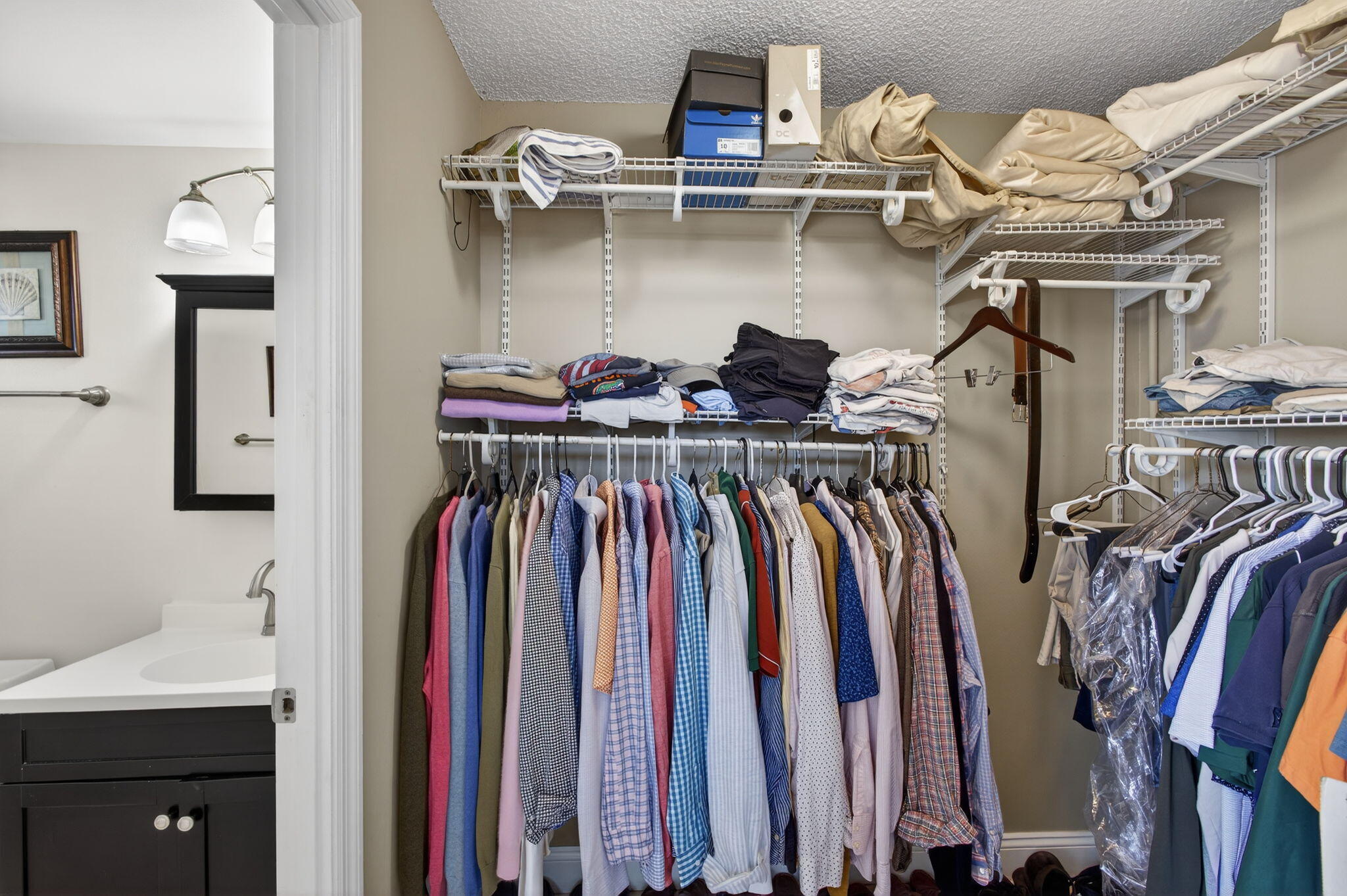 VILLA TOWERS CONDO - Residential Lease