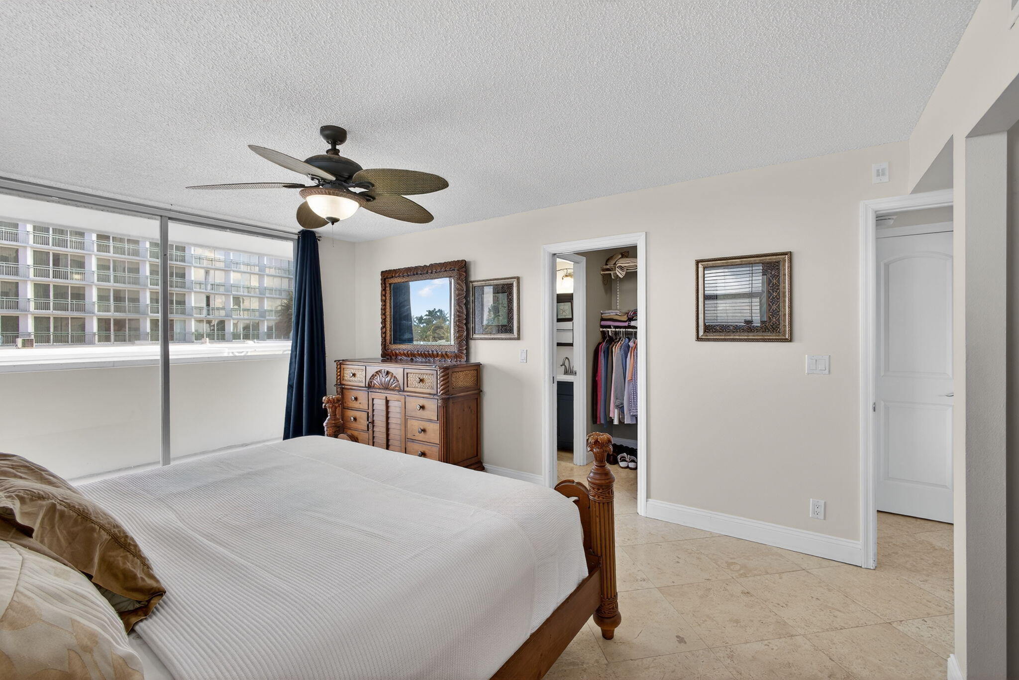 VILLA TOWERS CONDO - Residential Lease