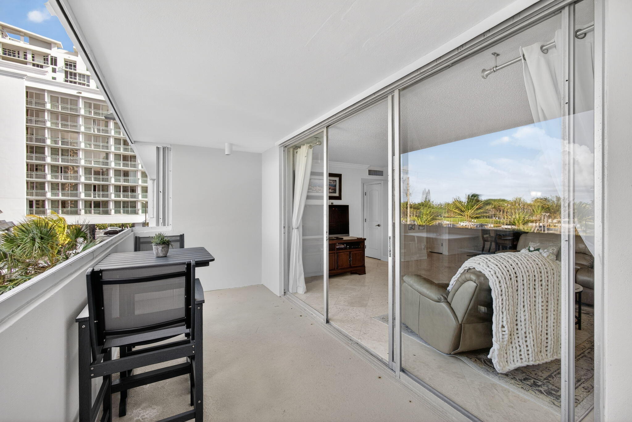 VILLA TOWERS CONDO - Residential Lease