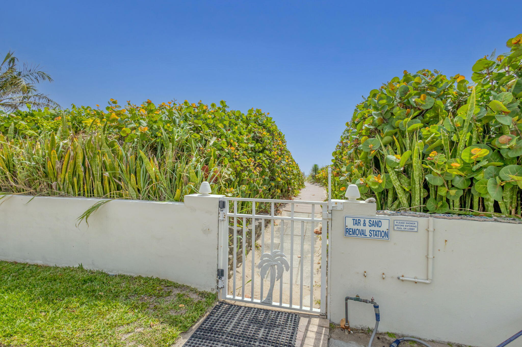 VILLA TOWERS CONDO - Residential Lease