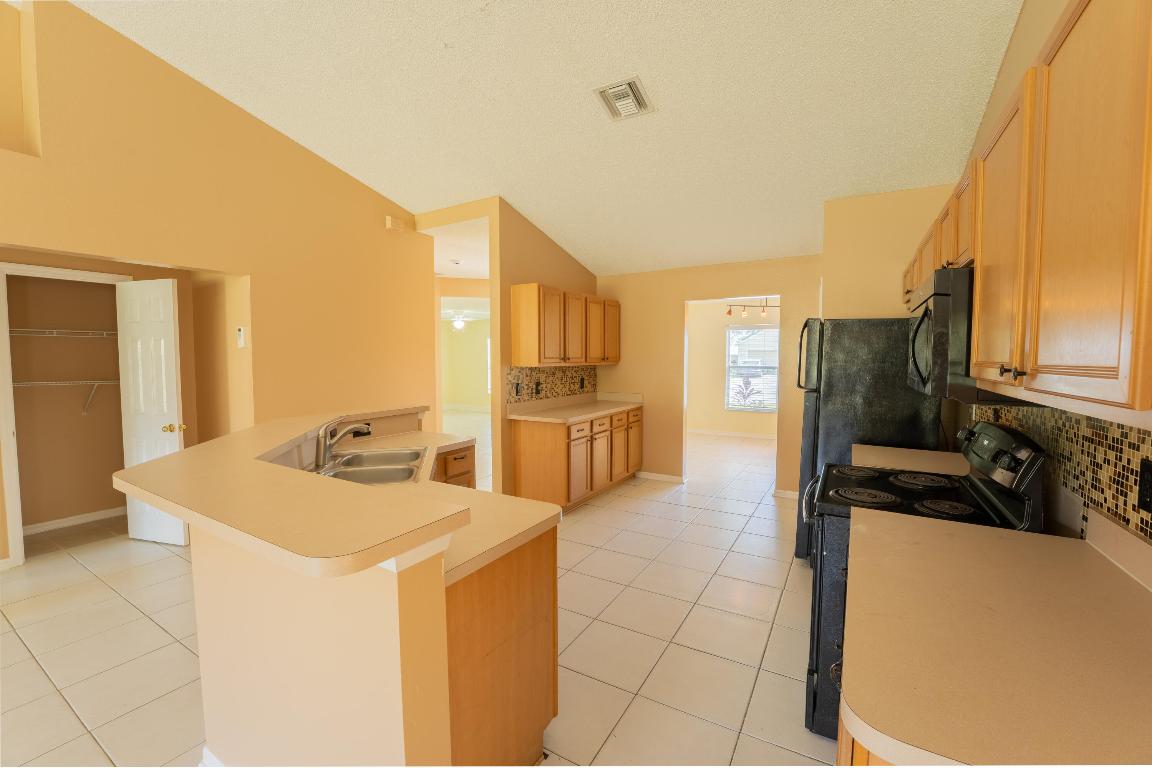 PORT ST LUCIE SECTION 18 - Residential