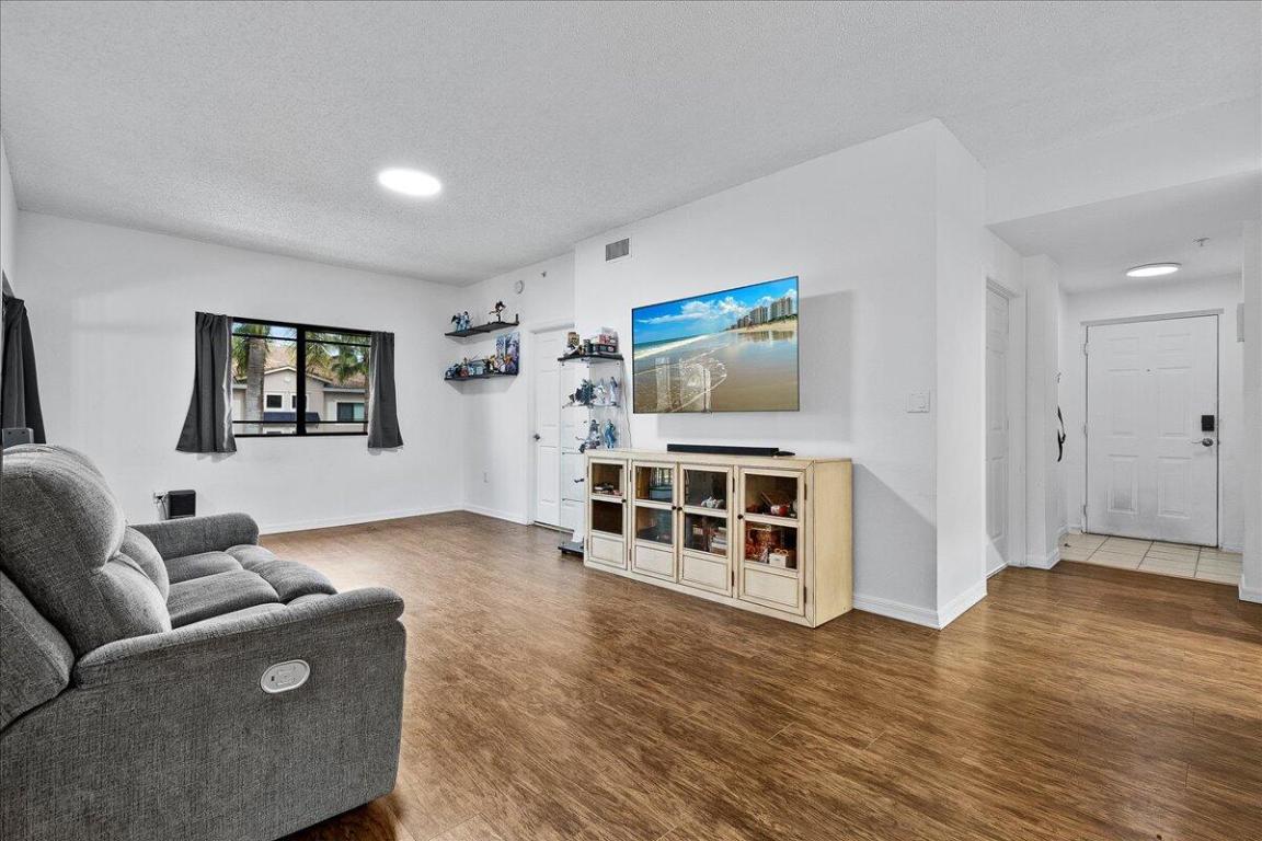 2804 Sarento Place 303