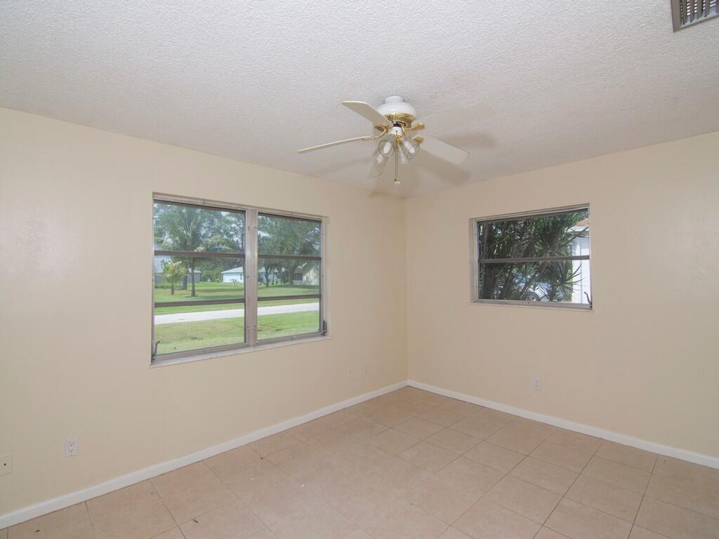 PORT ST LUCIE SECTION 4 - Residential Lease