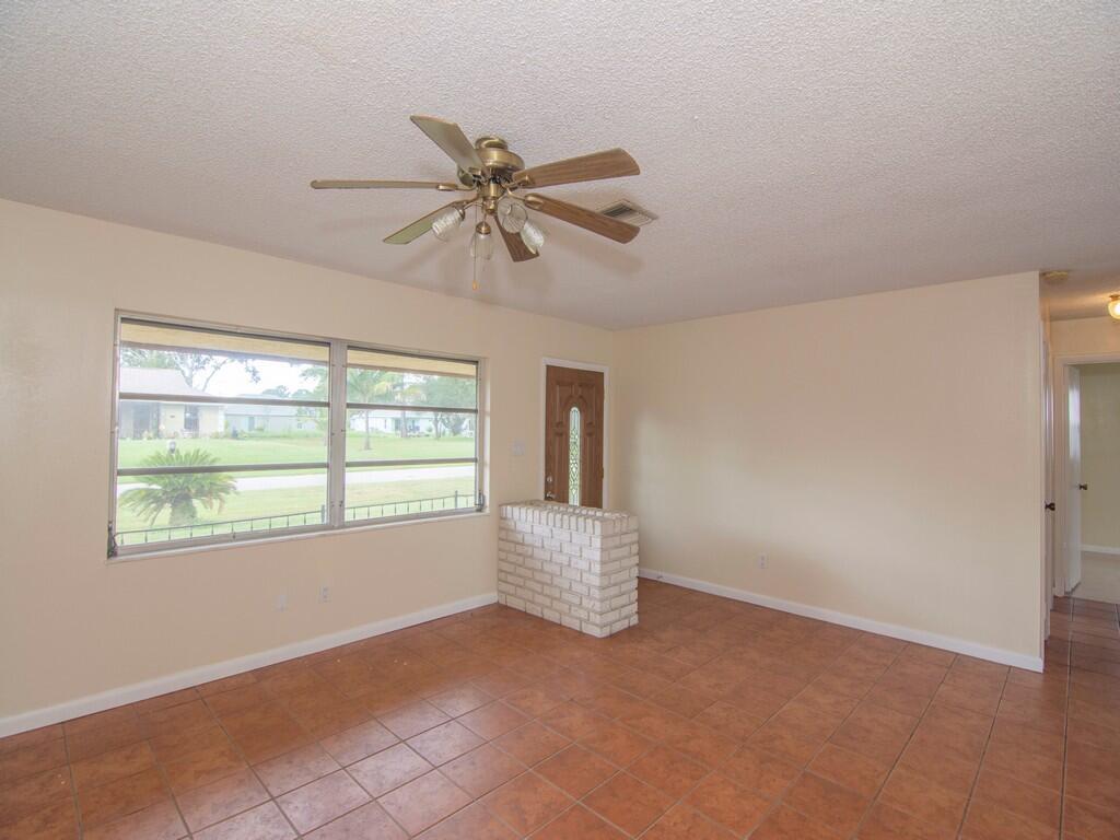 PORT ST LUCIE SECTION 4 - Residential Lease