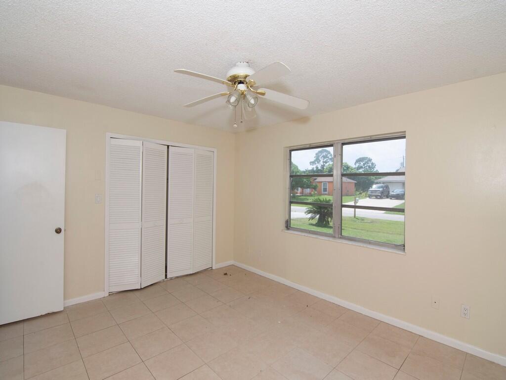 PORT ST LUCIE SECTION 4 - Residential Lease