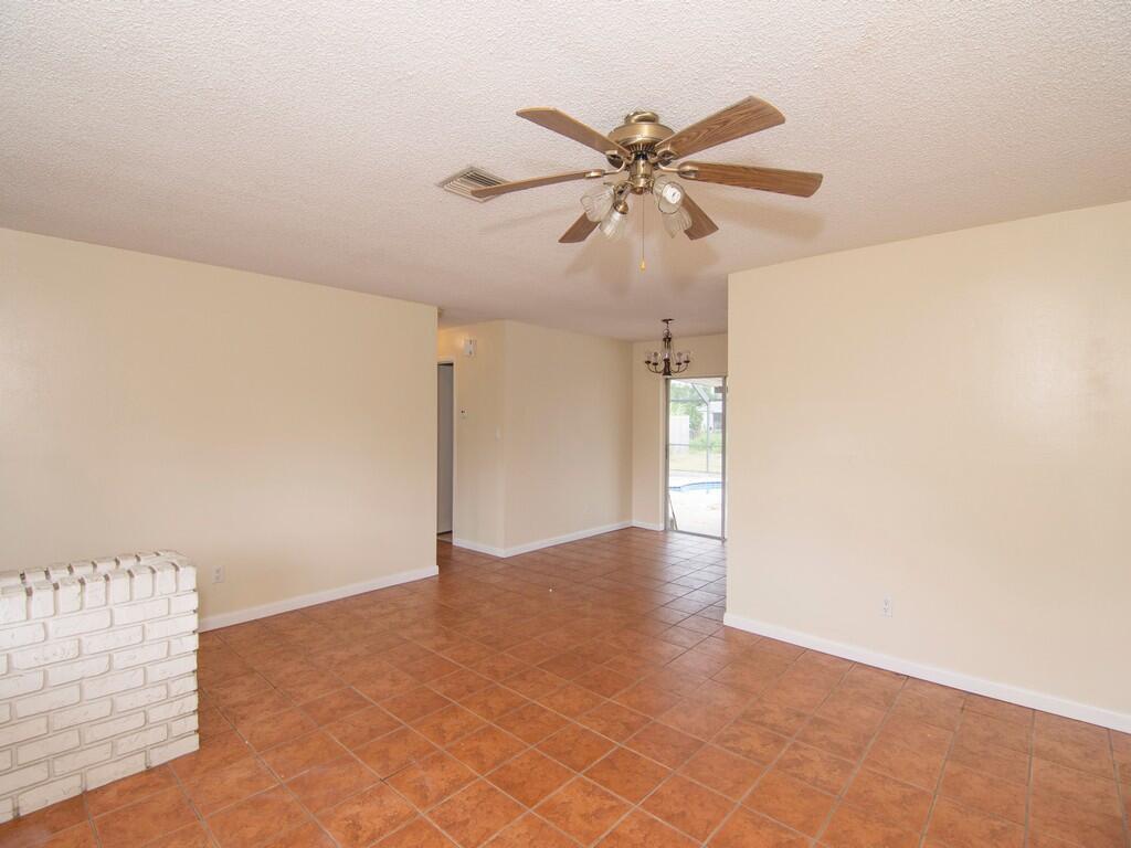 PORT ST LUCIE SECTION 4 - Residential Lease