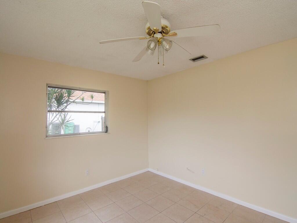PORT ST LUCIE SECTION 4 - Residential Lease