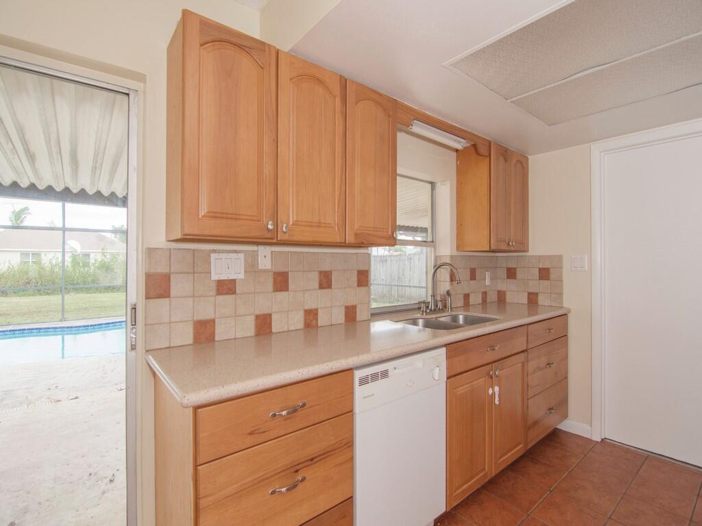 PORT ST LUCIE SECTION 4 - Residential Lease