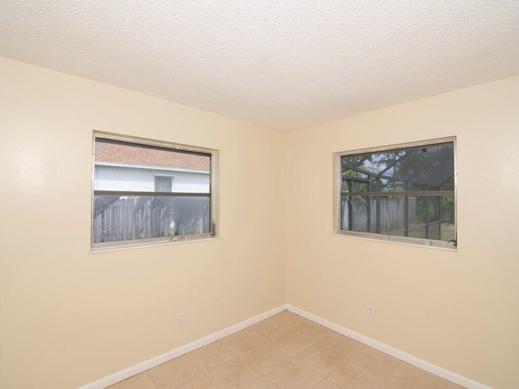 PORT ST LUCIE SECTION 4 - Residential Lease