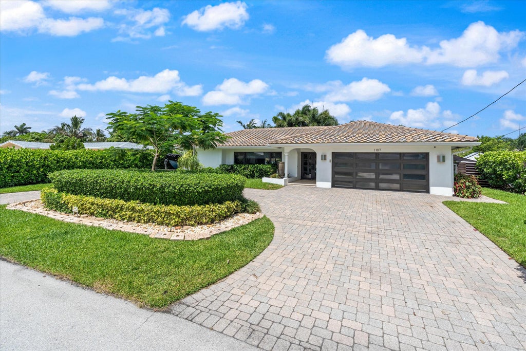 Photo of 1107 SE 14TH Terrace, Deerfield Beach, FL 33441 (MLS # B26080452)