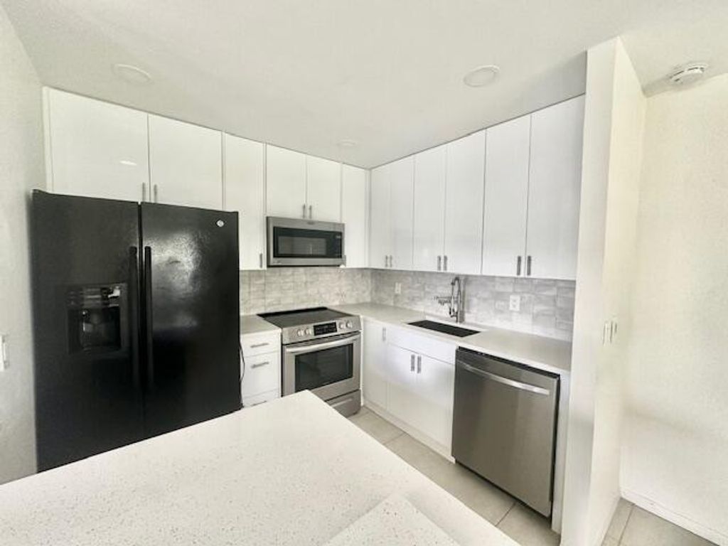 Photo of 27 Waterford B, Delray Beach, FL 33446 (MLS # R11009685)