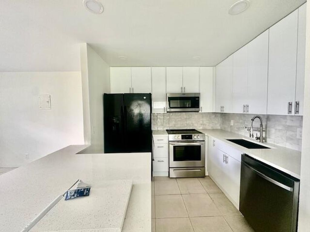 Photo of 27 Waterford B, Delray Beach, FL 33446 (MLS # R11009685)