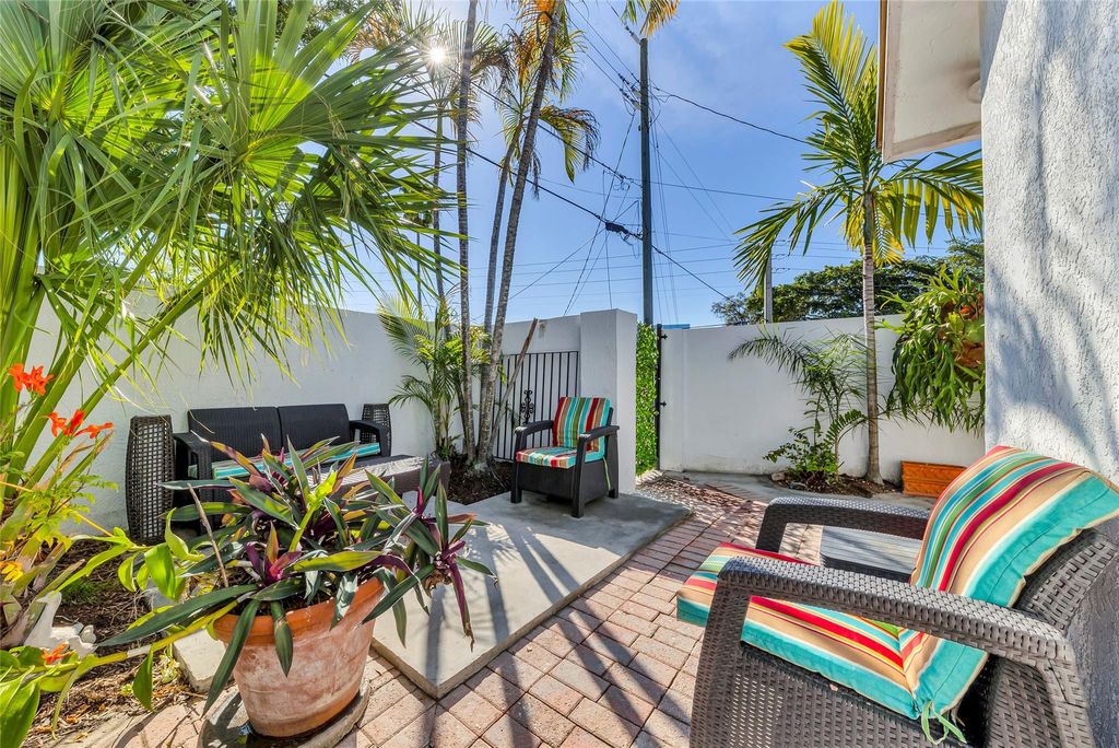 Photo of 307 N Highland Drive, Hollywood, FL 33021 (MLS # F10549584)