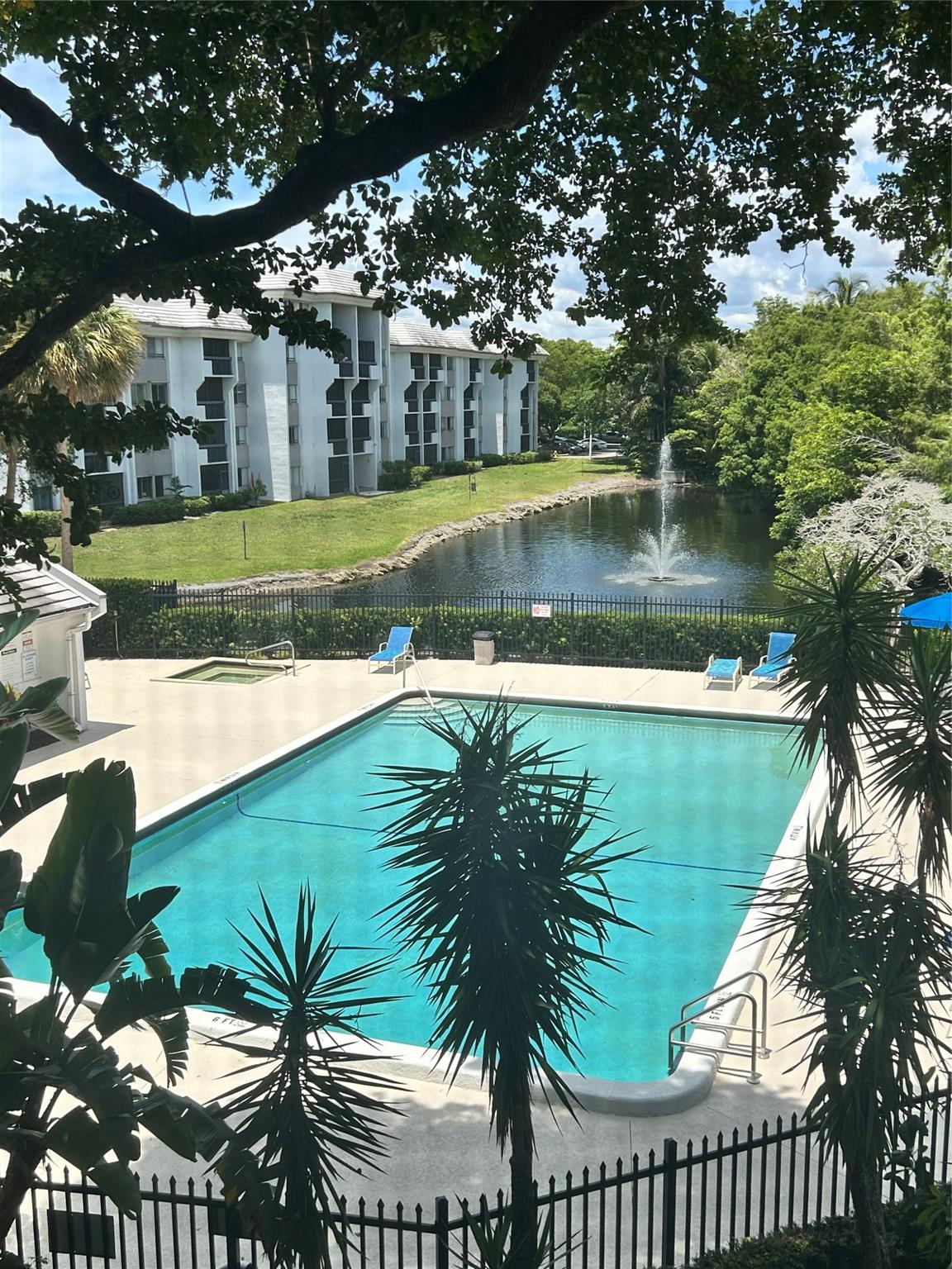 Fantastic location in the heart of Plantation. Beautiful 3rd floor apartment, well maintained with a view of the pool. Tiled balcony and newer wood floors. Belasera offers a community pool, tennis courts, club house, playground and exercise room. Walking distance to Publix. Close to Westfield Mall, Broward Hospital, major highways, universities and FLL airport.