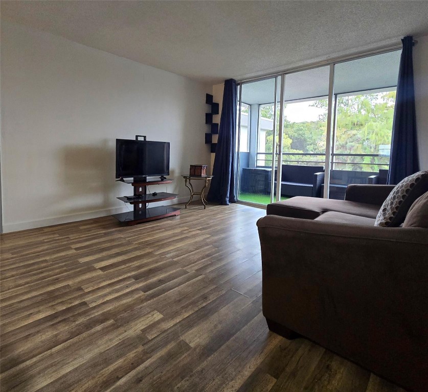 CYPRESS CHASE - Residential