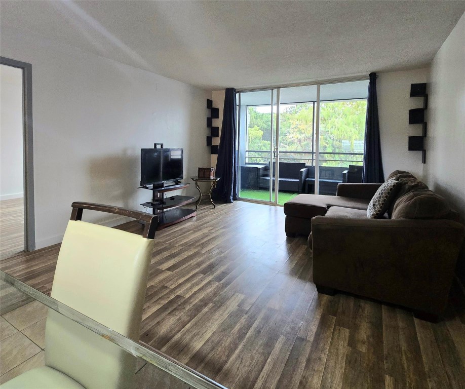 CYPRESS CHASE - Residential