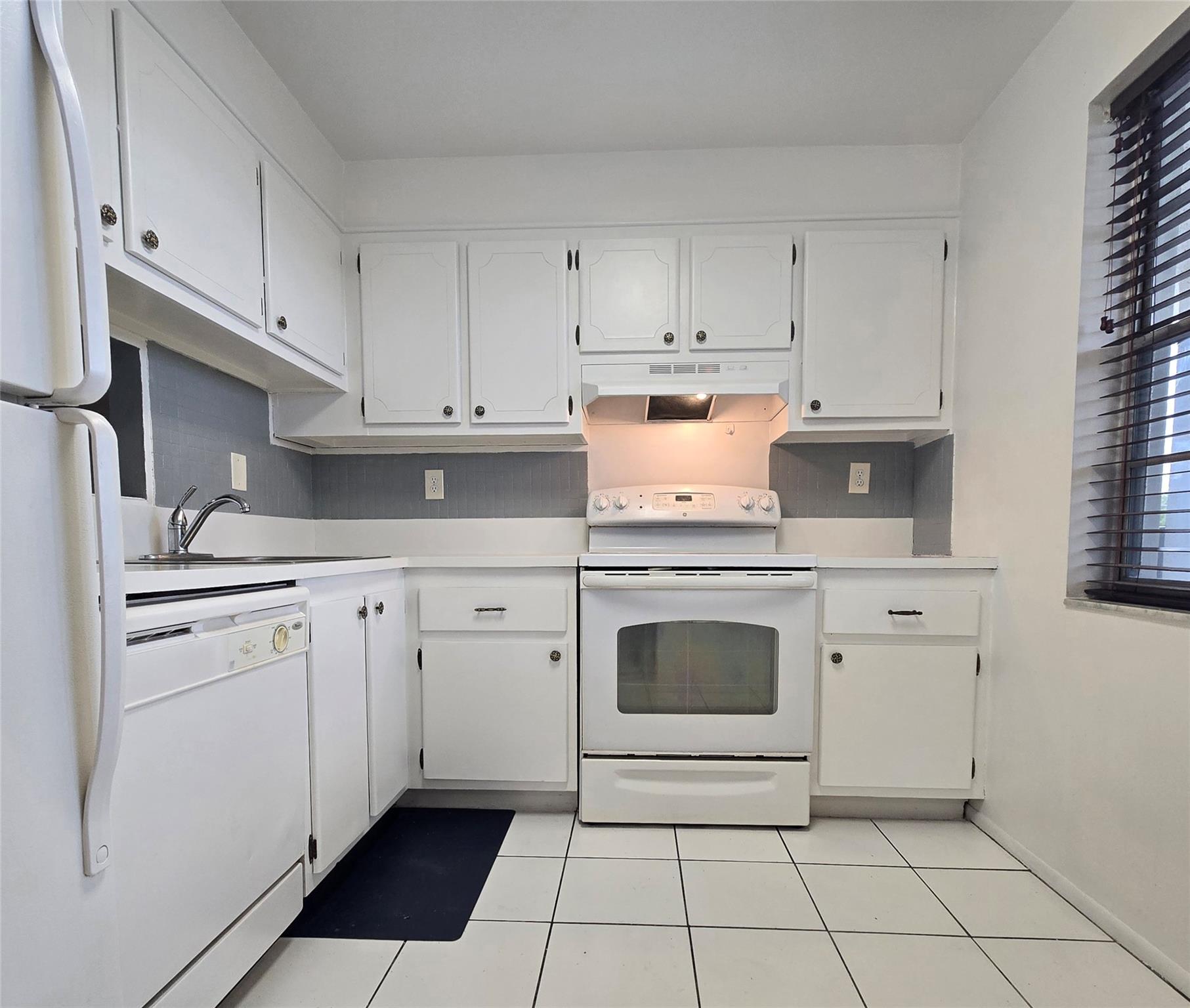 CYPRESS CHASE - Residential