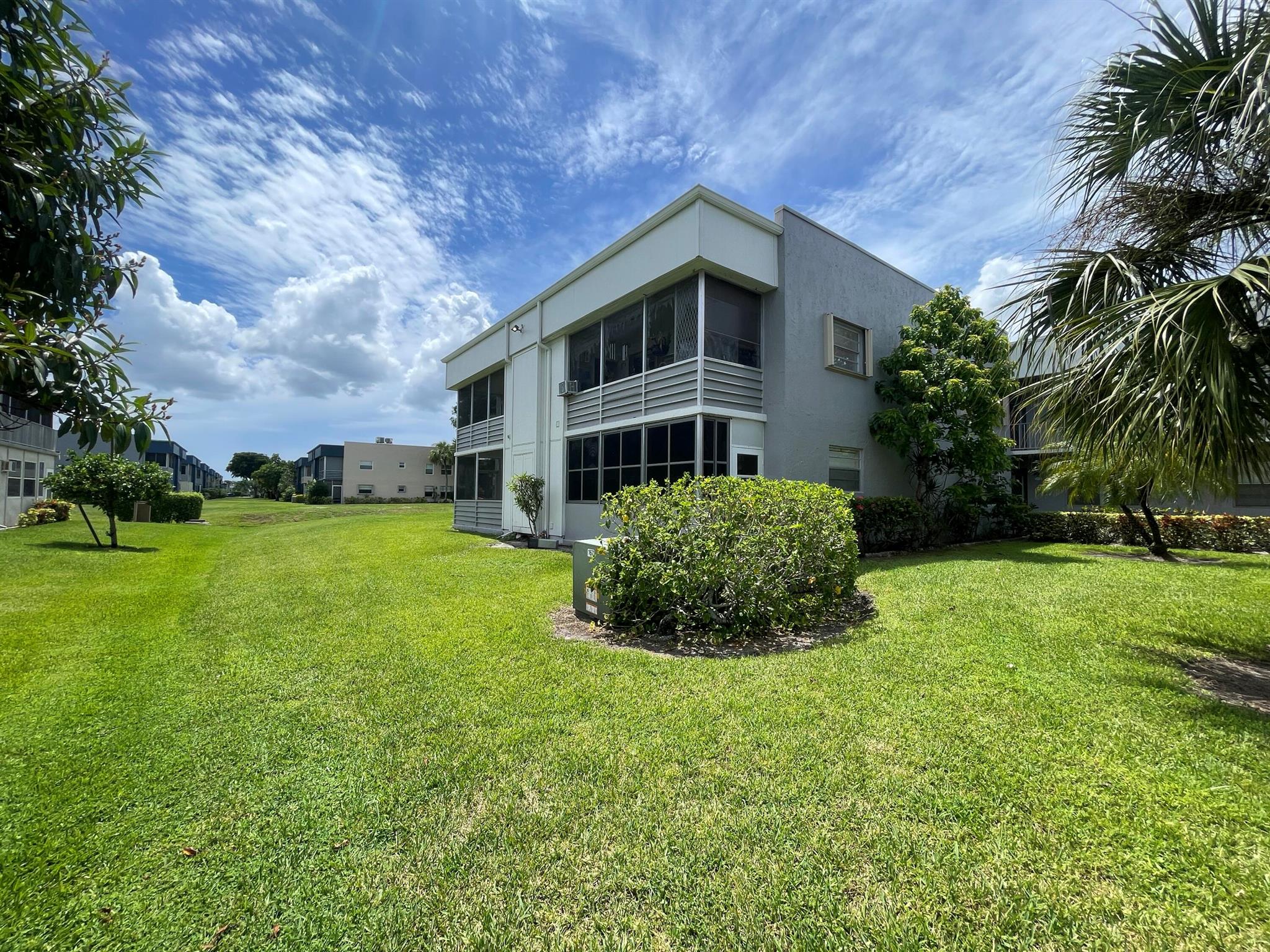 117 Flanders C, Delray Beach, FL, 33484/$149,000 3 117 Flanders C