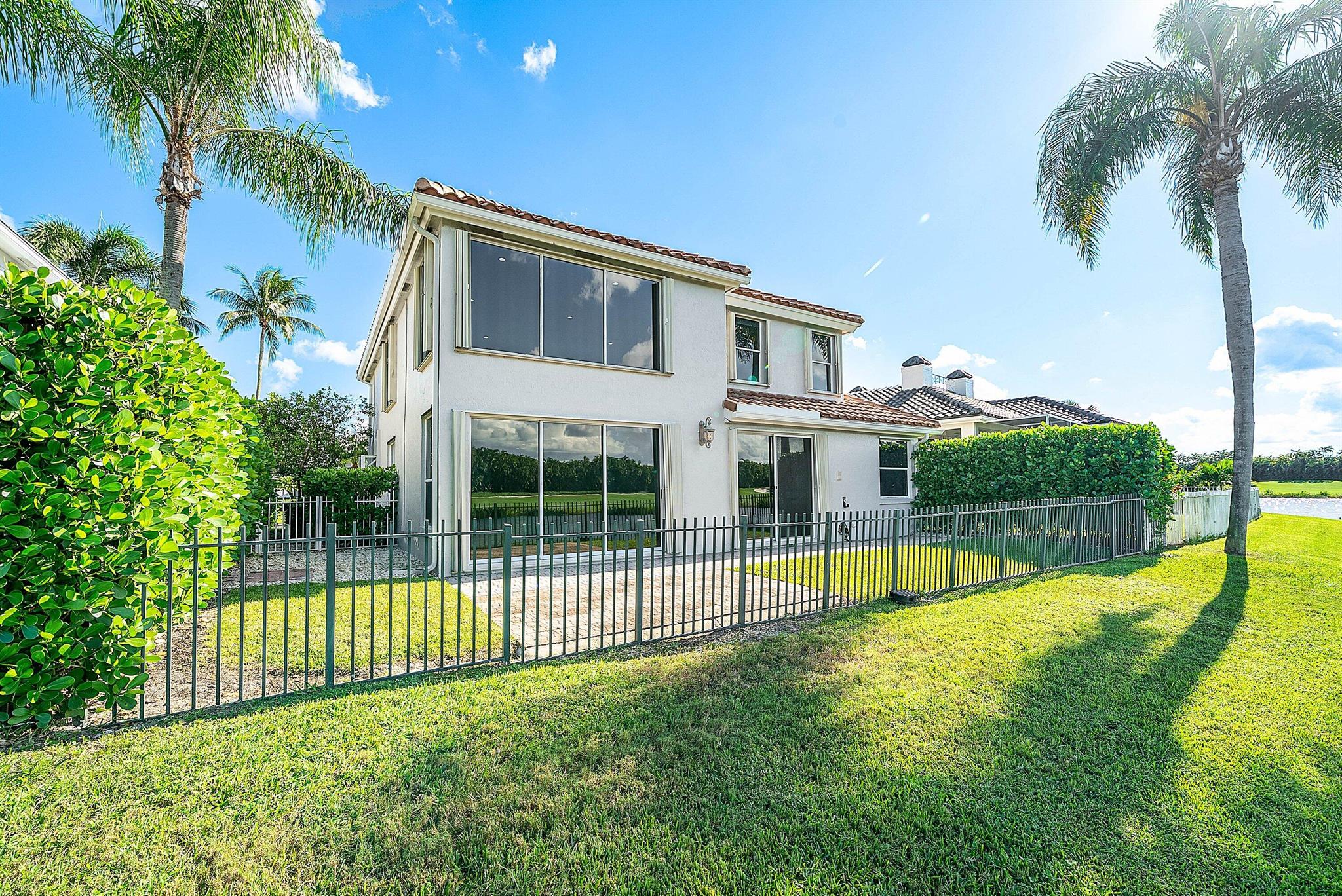 VICTORIA ISLES - Residential Lease