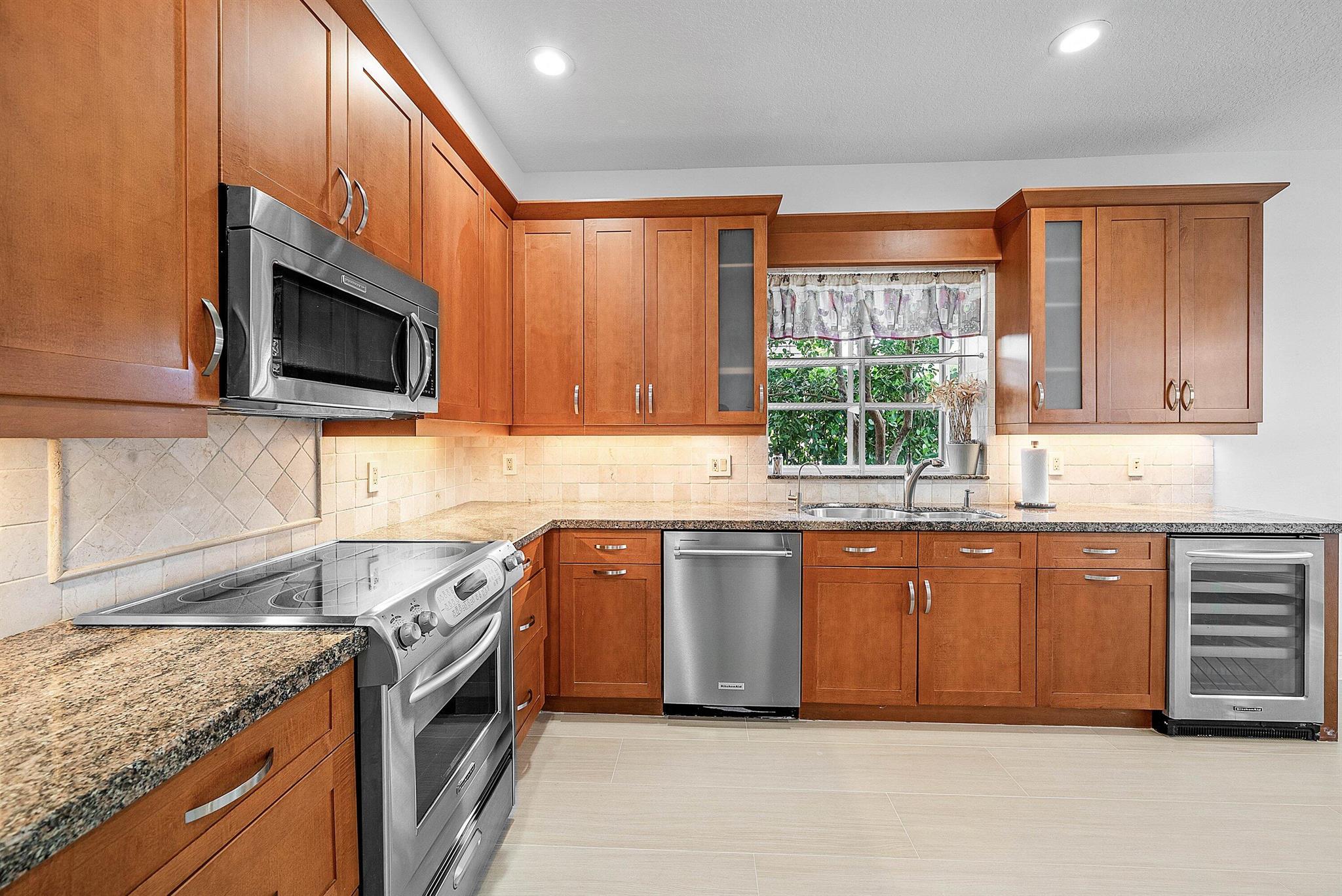 VICTORIA ISLES - Residential Lease