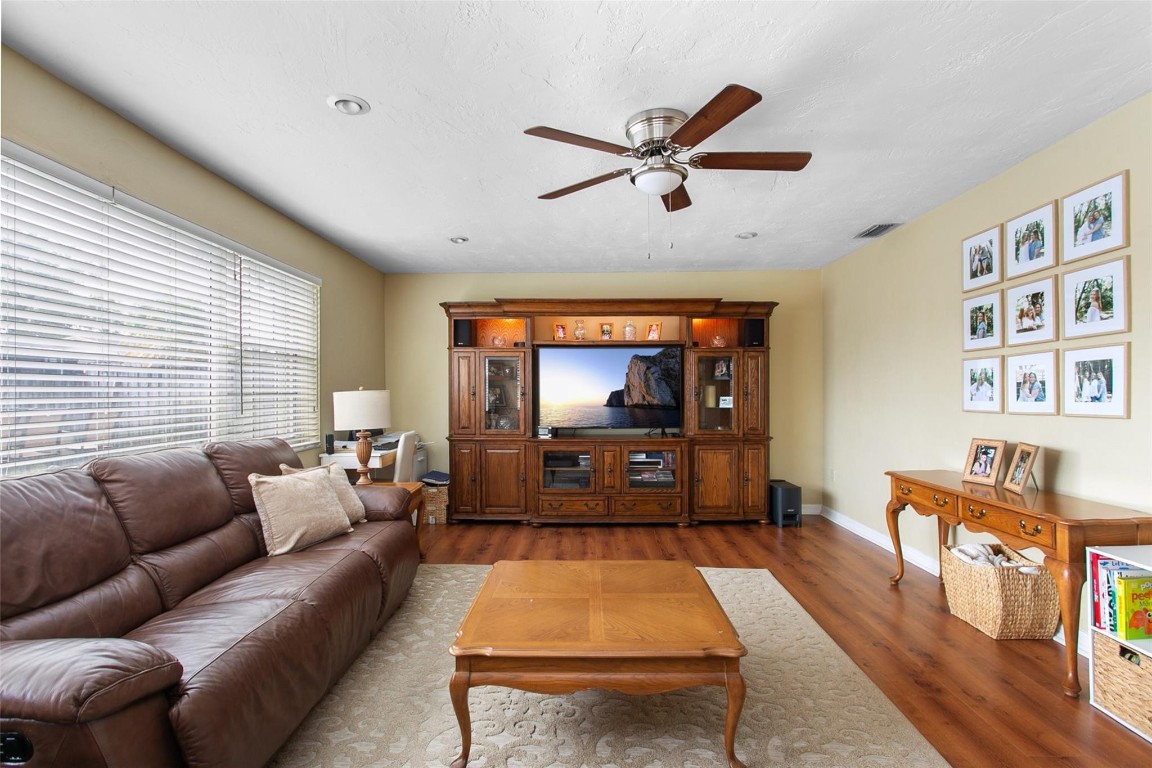 Pembroke Lakes Sec 1 76-4 - Residential