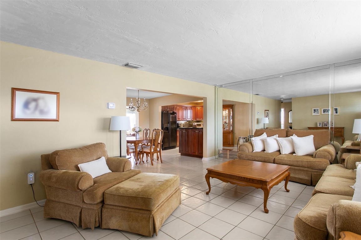 Pembroke Lakes Sec 1 76-4 - Residential