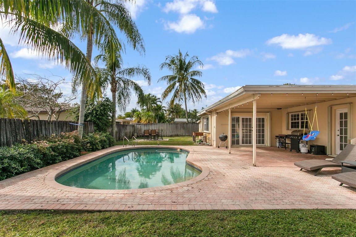 Pembroke Lakes Sec 1 76-4 - Residential