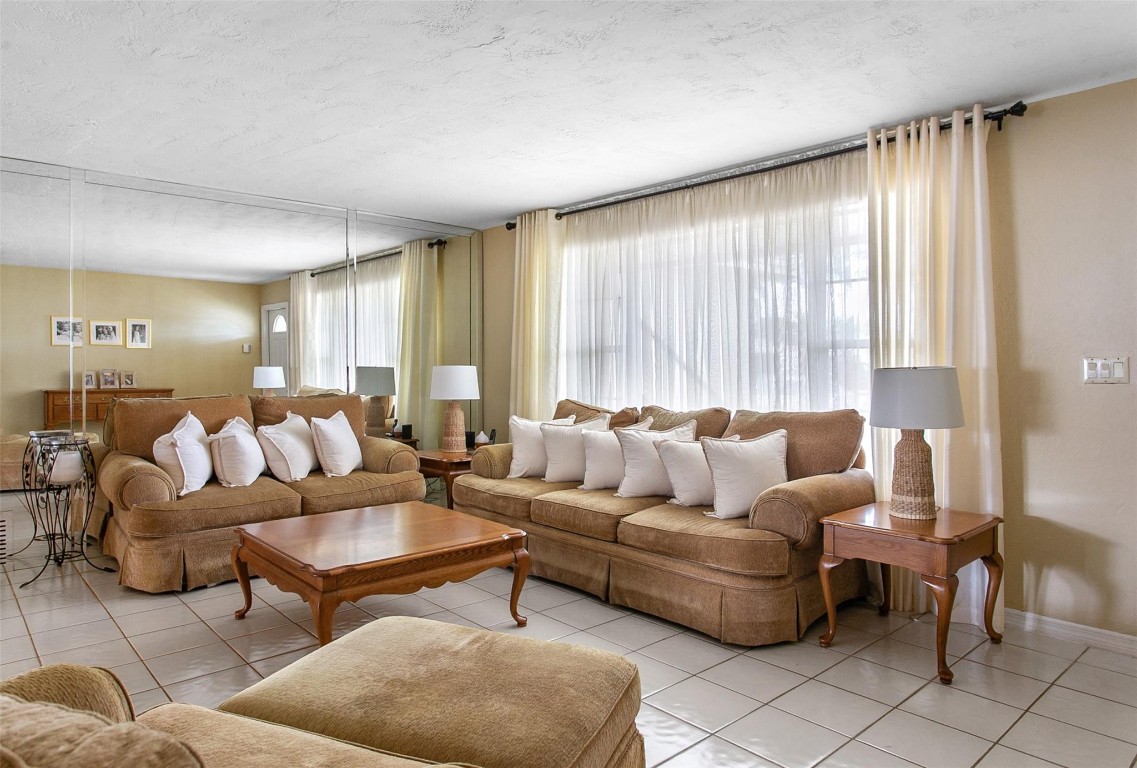 Pembroke Lakes Sec 1 76-4 - Residential