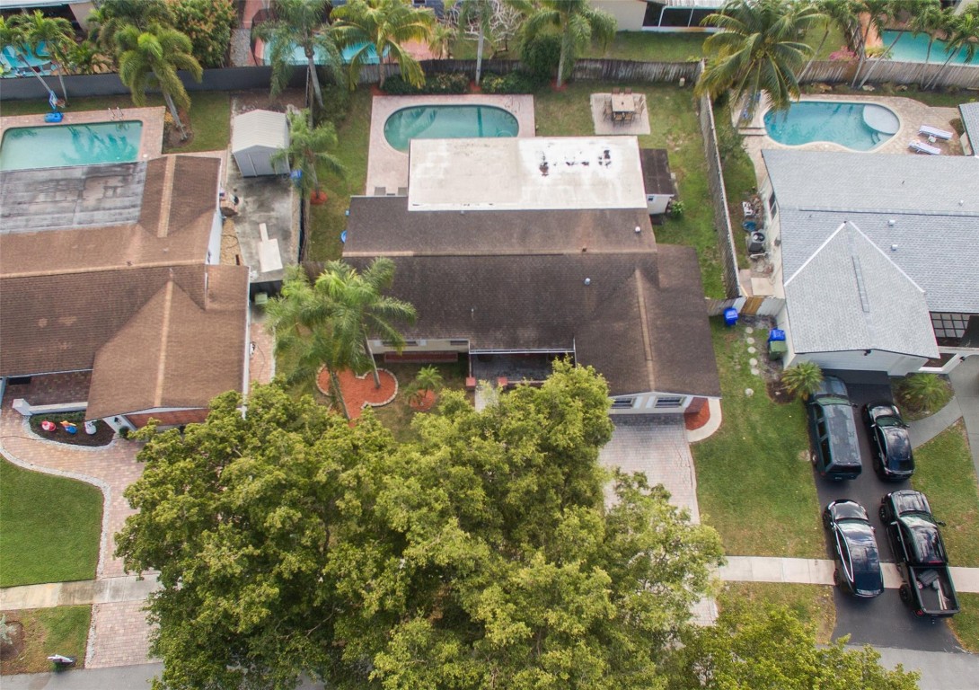 Pembroke Lakes Sec 1 76-4 - Residential