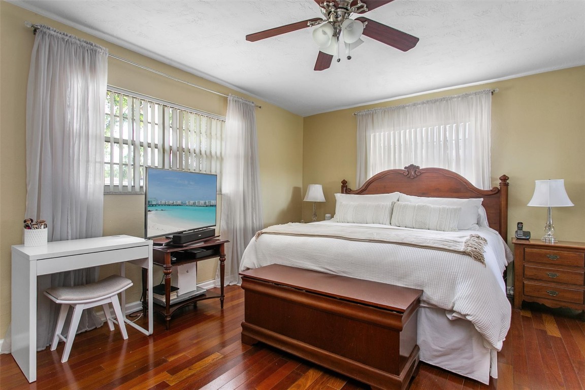 Pembroke Lakes Sec 1 76-4 - Residential