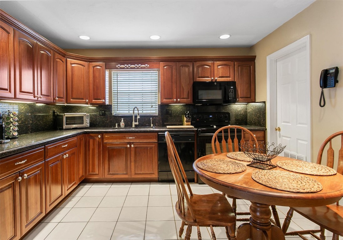 Pembroke Lakes Sec 1 76-4 - Residential