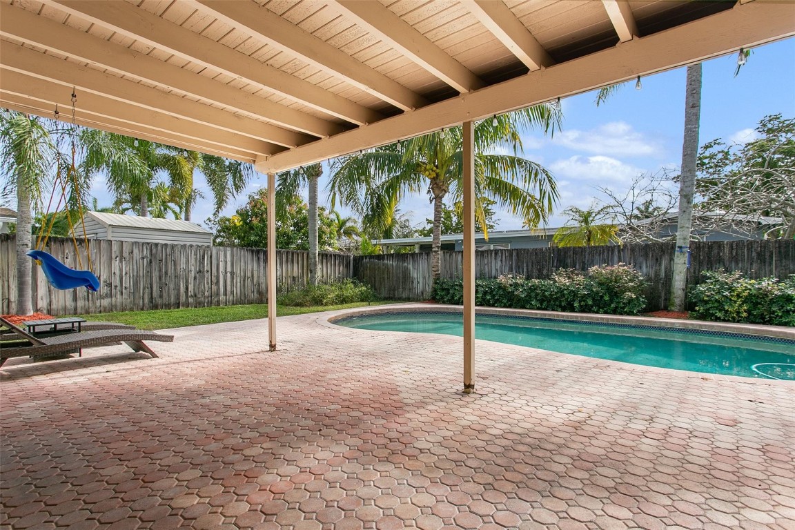 Pembroke Lakes Sec 1 76-4 - Residential