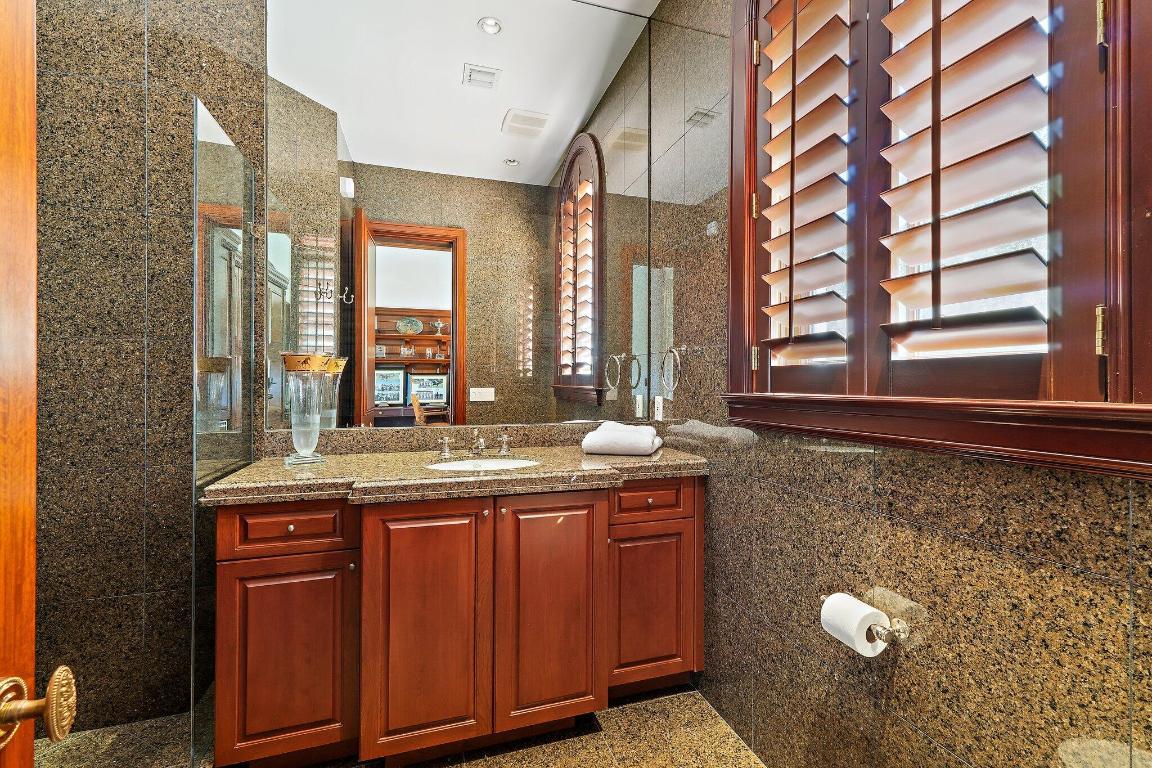 BEARS CLUB - Residential