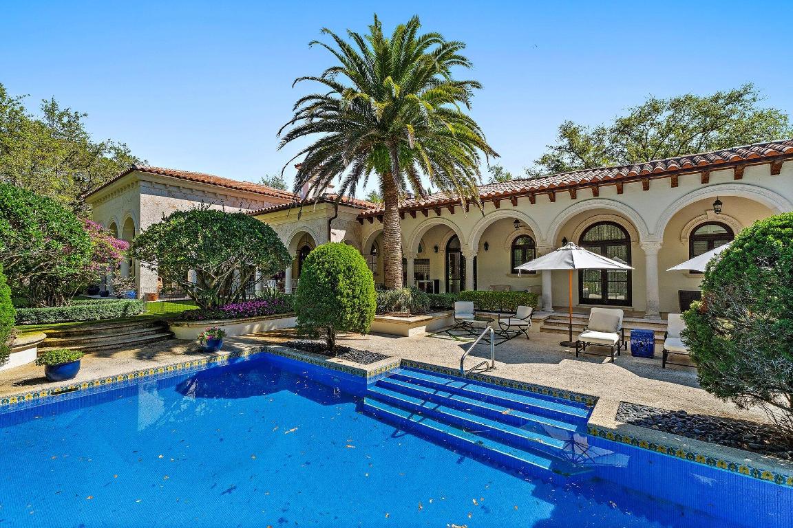 BEARS CLUB - Residential