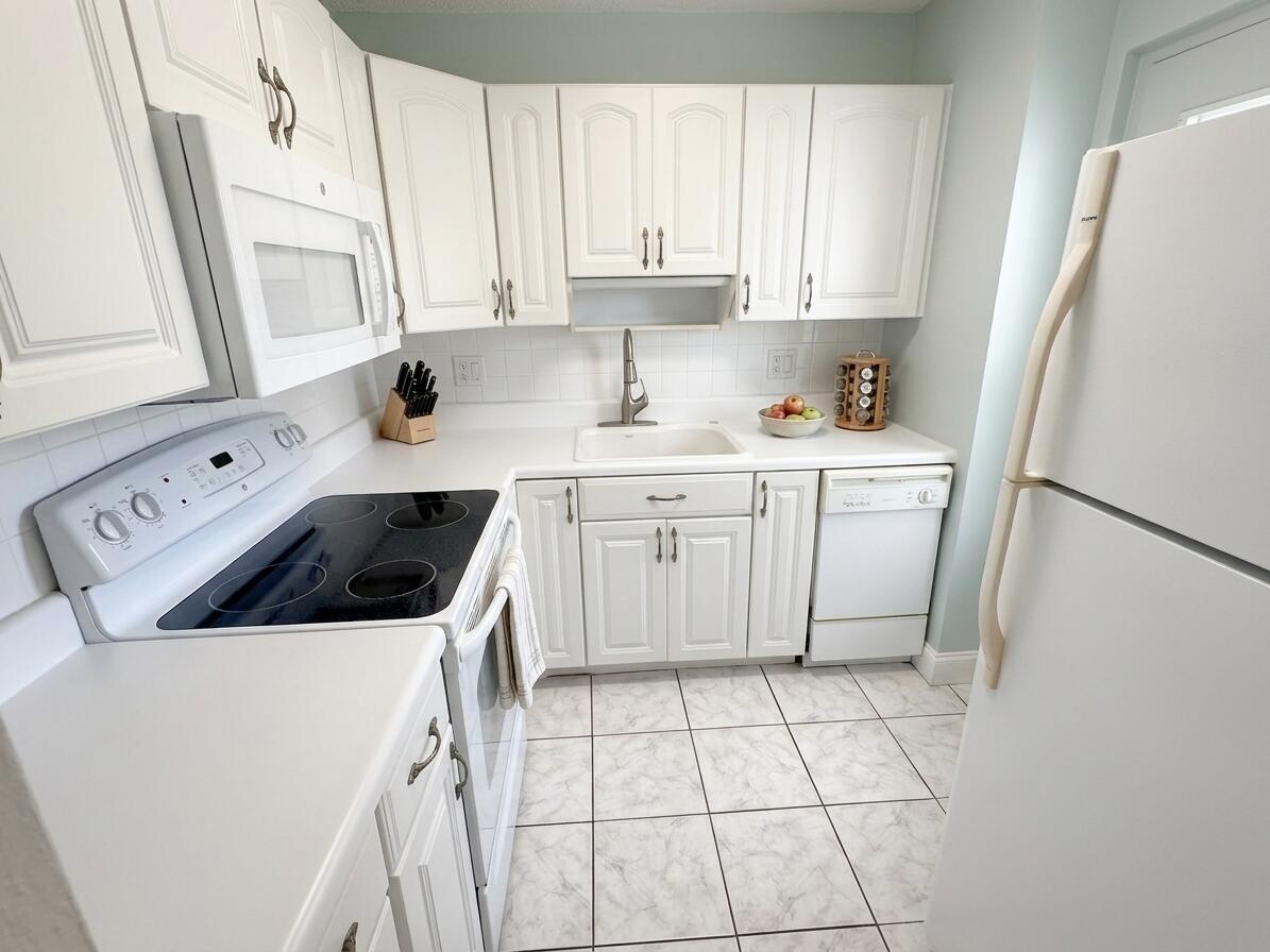 2555 NE 11th Street 303