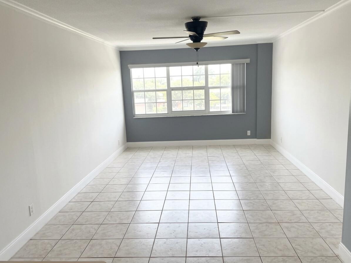 2555 NE 11th Street 303